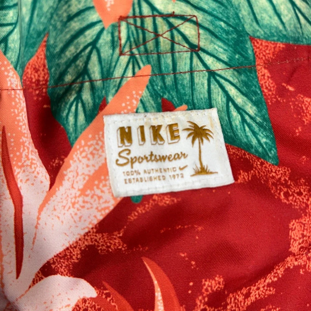 Nike Sportswear Swim‎ Shorts Men M Floral Resort Vacation Beach Streetwear